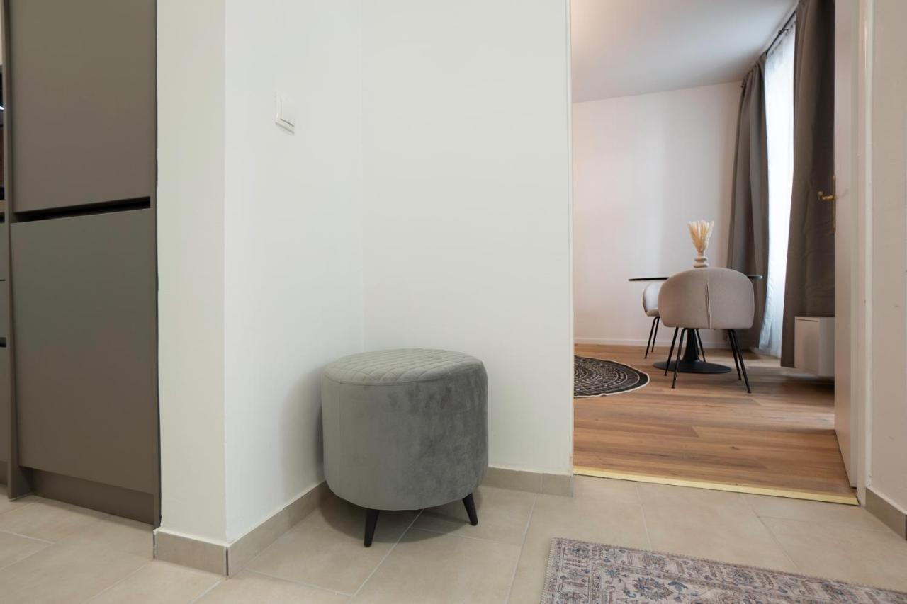Modern Apartment With A Balcony Near Belvedere Vienna Exterior photo